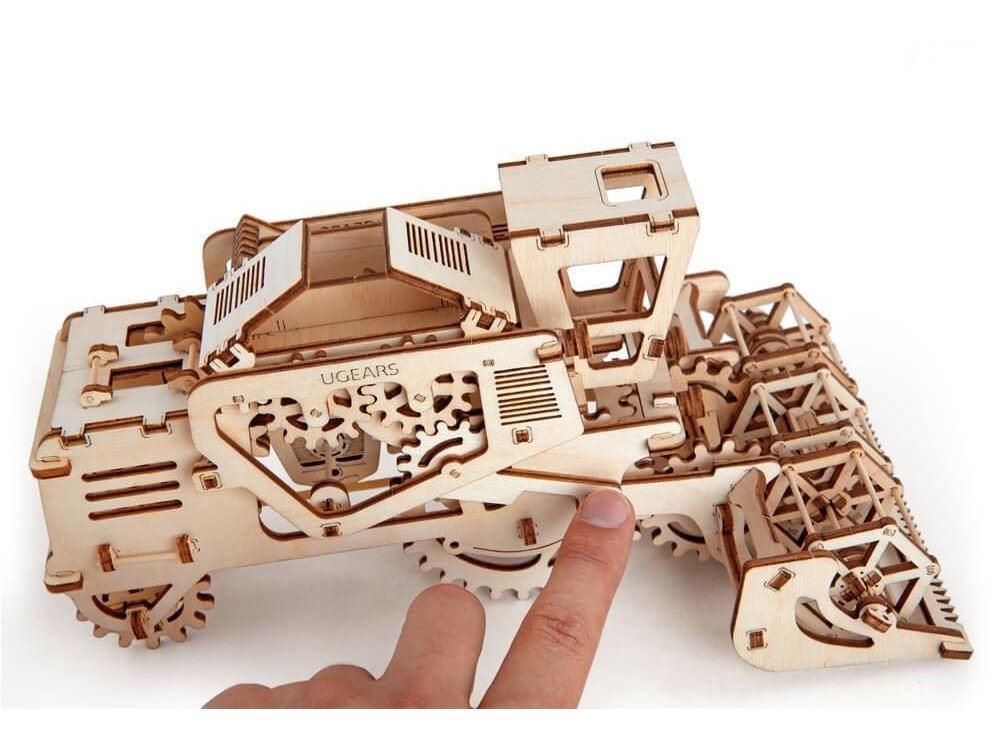 Ugears Combine Harvester, Κομπίνα Ξύλινο Μηχανικό 3D Παζλ, 154 Κομμάτια