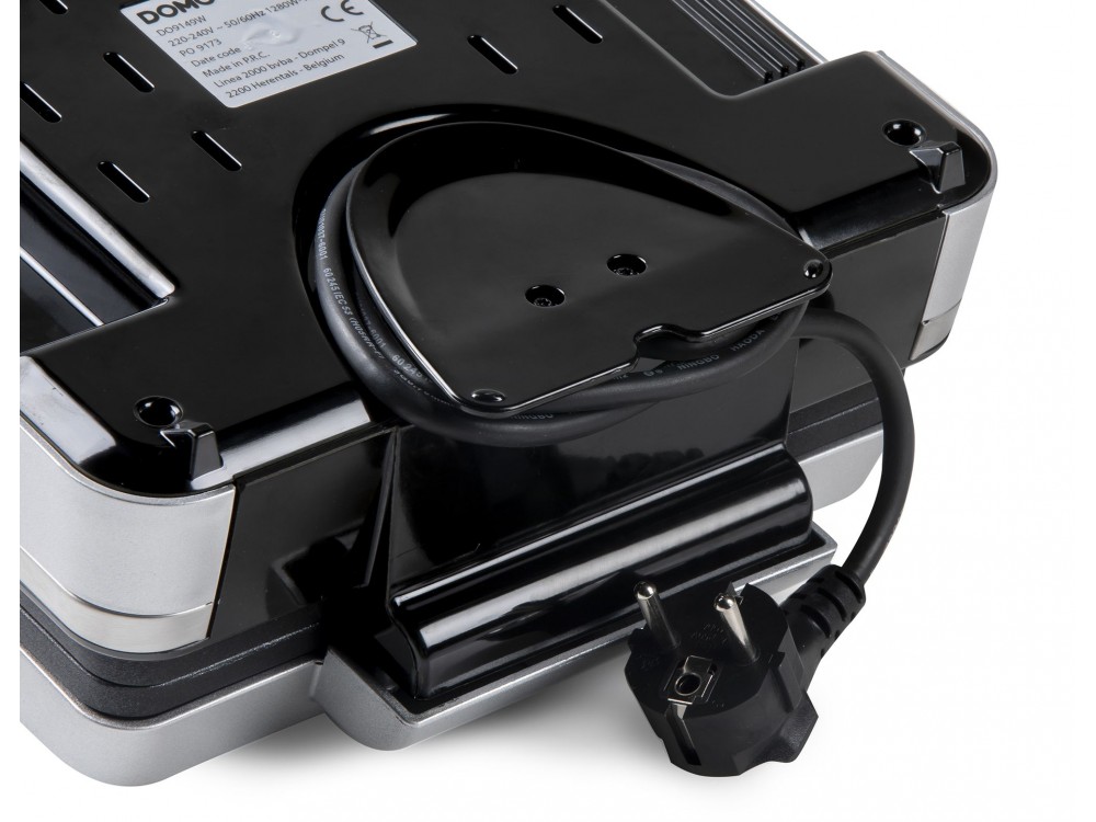 DOMO Waffle Maker XL, Waffle Maker with Adjustable Temperature, For Square Waffles, with Recipe Book, BPA-Free