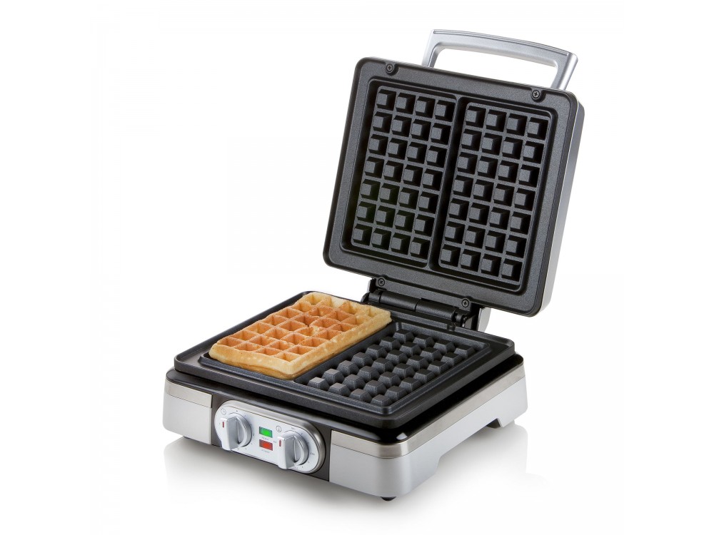 DOMO Waffle Maker XL, Waffle Maker with Adjustable Temperature, For Square Waffles, with Recipe Book, BPA-Free