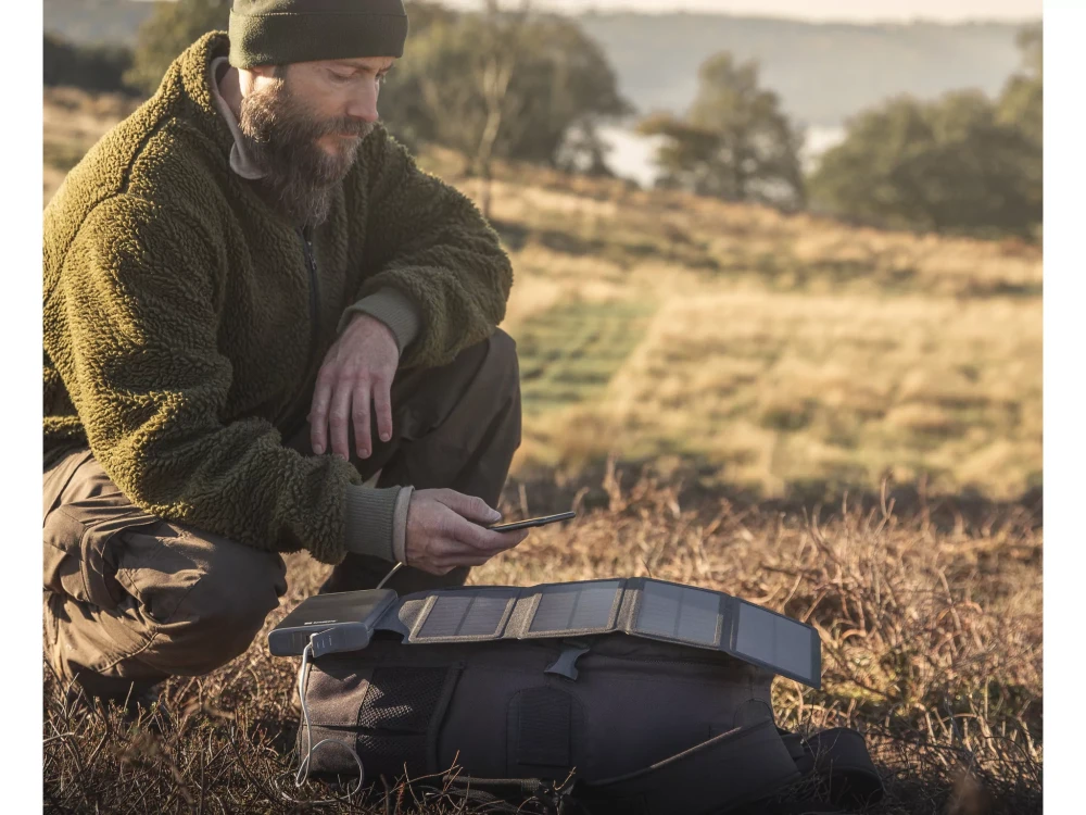 Sandberg Solar 4-Panel Foldable Solar Charger, Ηλιακός Φορτιστής 3 Θυρών USB & Bank 25.000mAh, Μαύρο