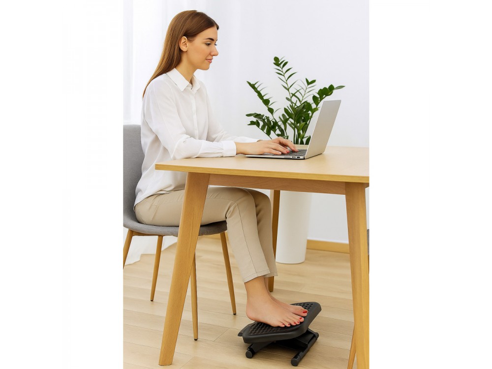 Techly Non-slip Adjustable Foot Rest, Office Footrest with Adjustable Height & Tilt