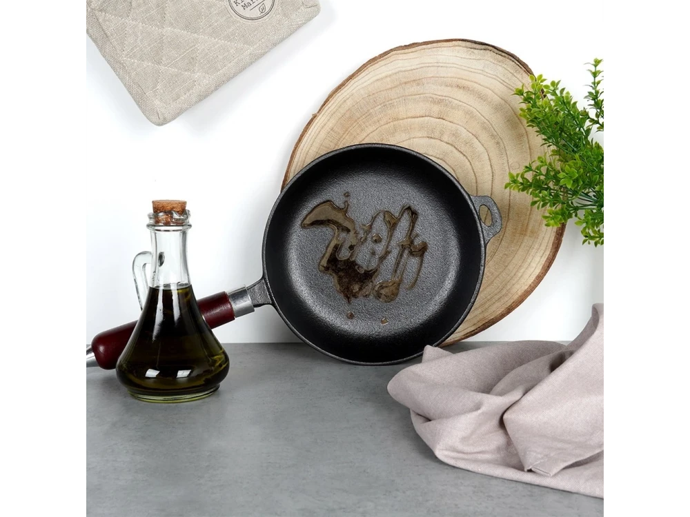 Vilde Premium Cast Iron Skillet 20cm, Cast Iron Skillet with Wooden Handle