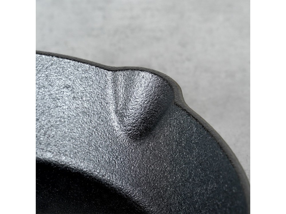 Vilde Premium Cast Iron Skillet 30 cm, Cast Iron Frying Pan with Extra Protective Silicone Handle