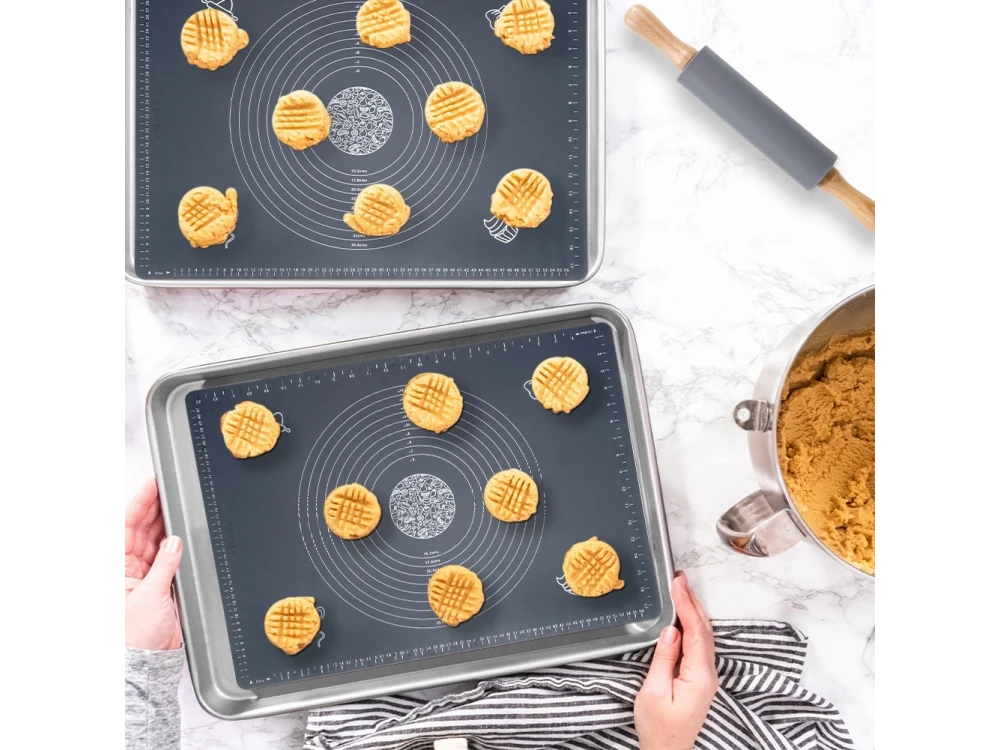 Vilde Silicone Baking Mat with Rolling Pin, Silicone Kneading Mat Set 65 x 45cm & Rolling Pin with Wooden Handles